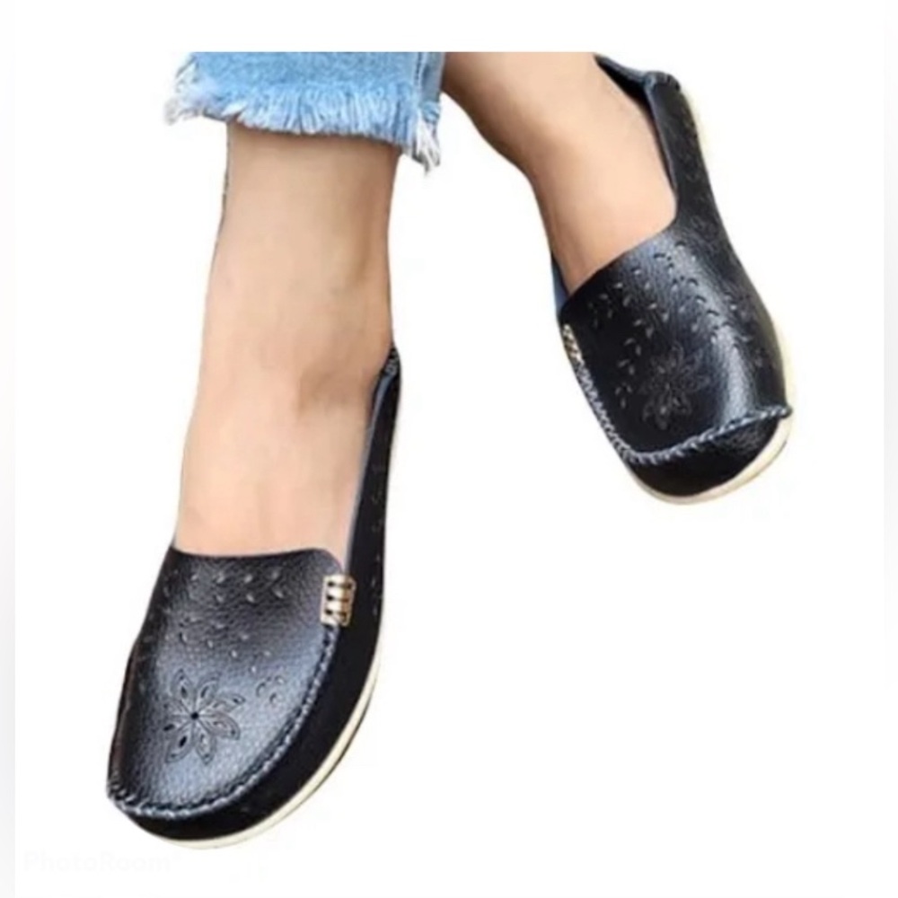 Black Floral Cut Out Loafers Size 38 (8.5) NWT